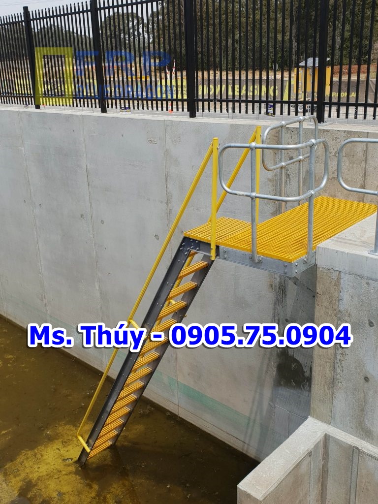 frp-project-0000-sc-r-stair-ladder-with-platform-3-768x1024.jpg