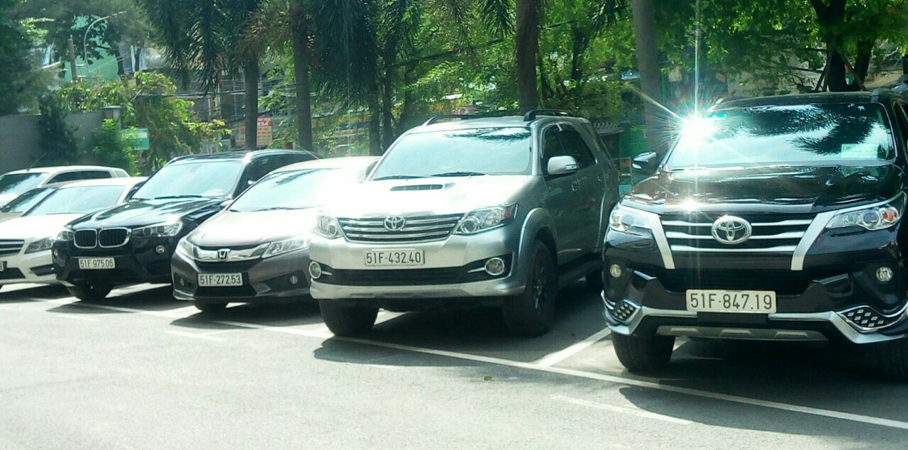 Xe du lich Zetko.jpg